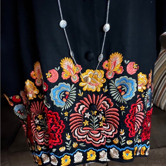 Andrea Javine • Medium • Black • Blouse Embroideries • Multi-Colors Flowers - Picture 2 of 16